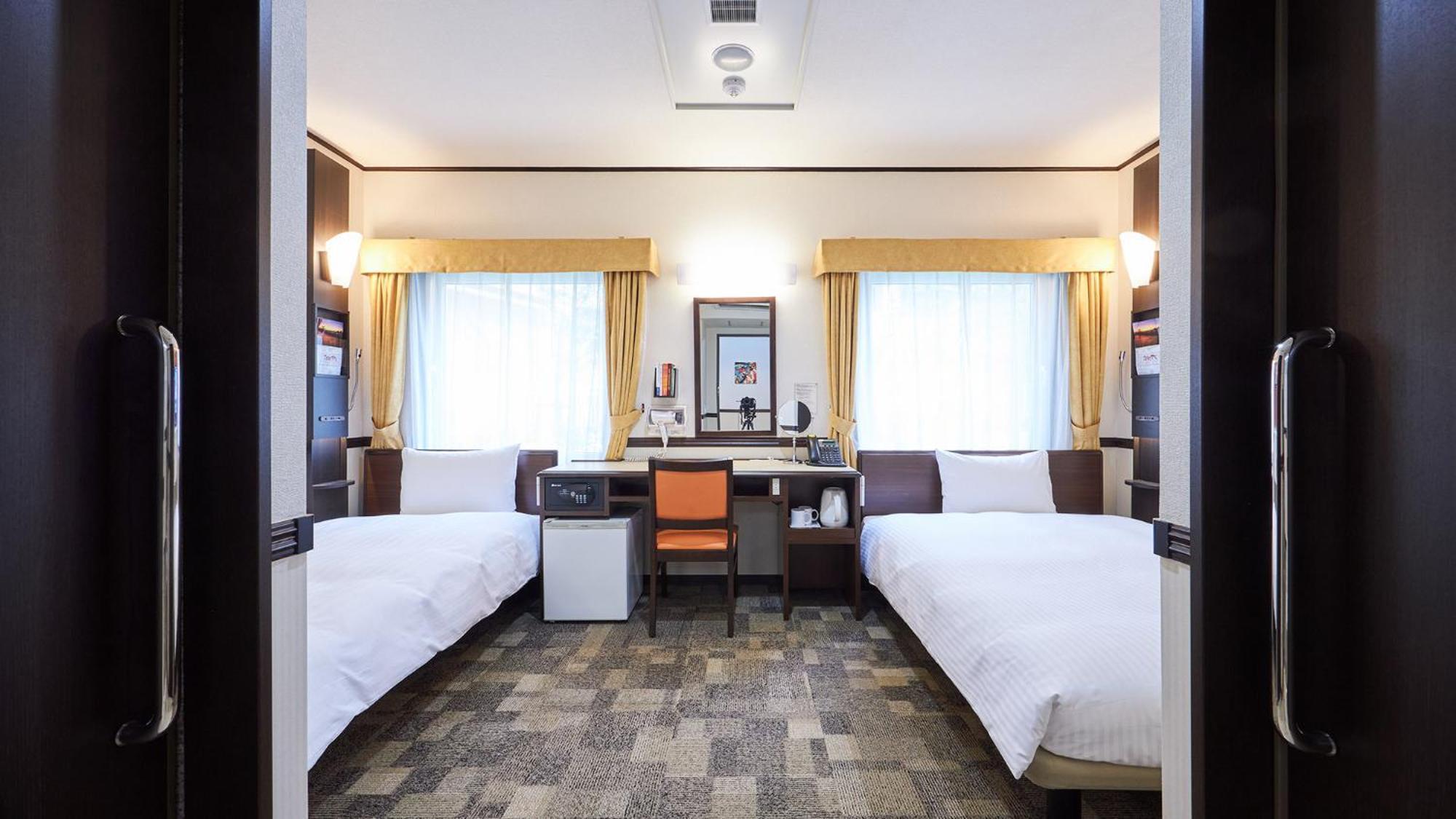 Toyoko Inn Tsu Eki Nishi Guchi Екстериор снимка