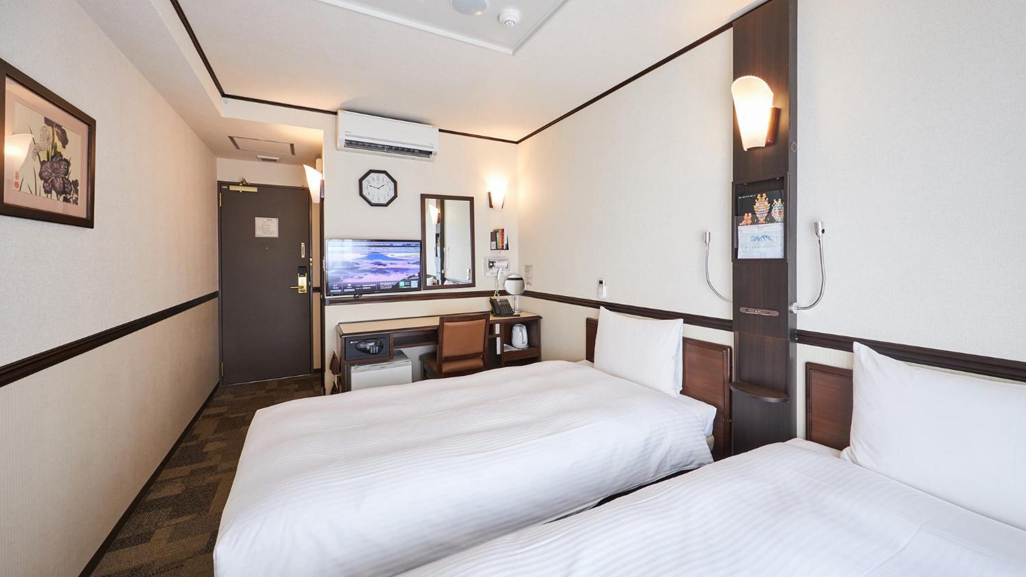 Toyoko Inn Tsu Eki Nishi Guchi Стая снимка