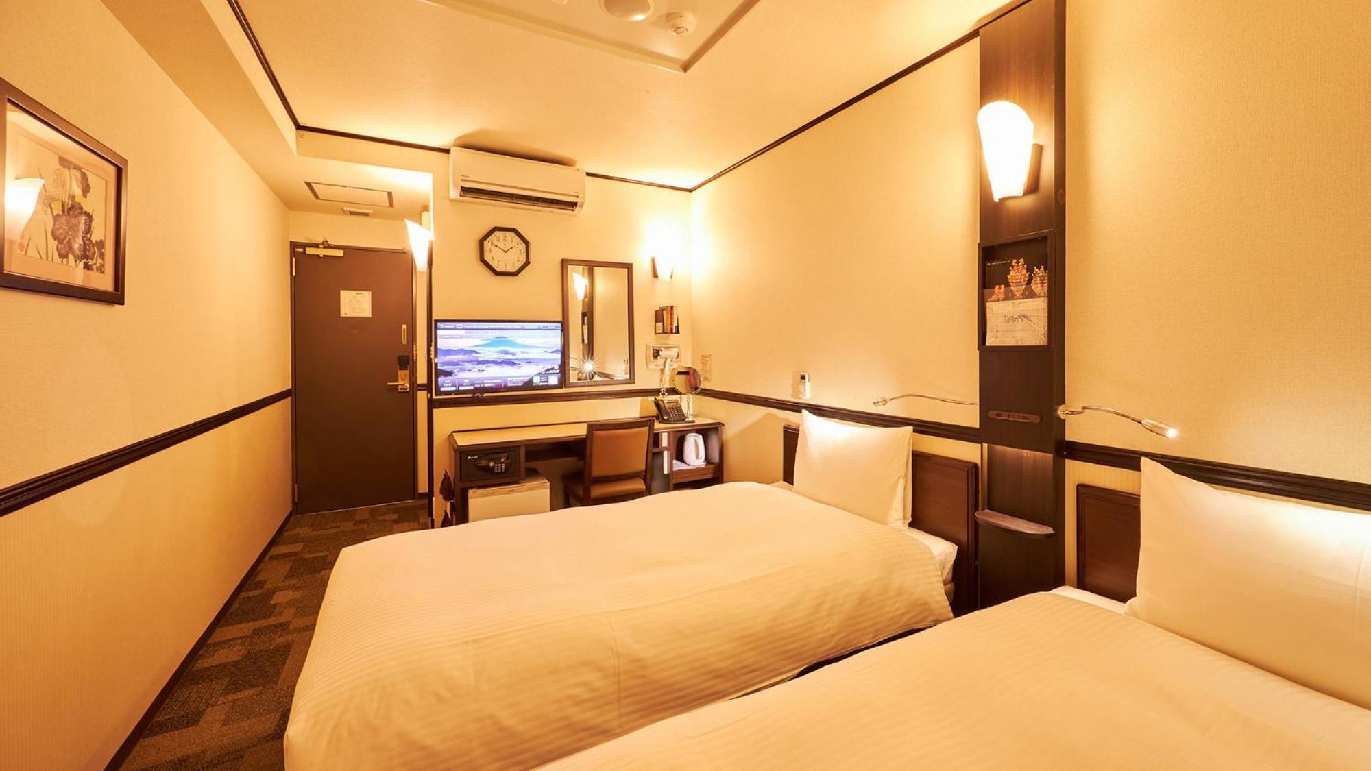 Toyoko Inn Tsu Eki Nishi Guchi Стая снимка