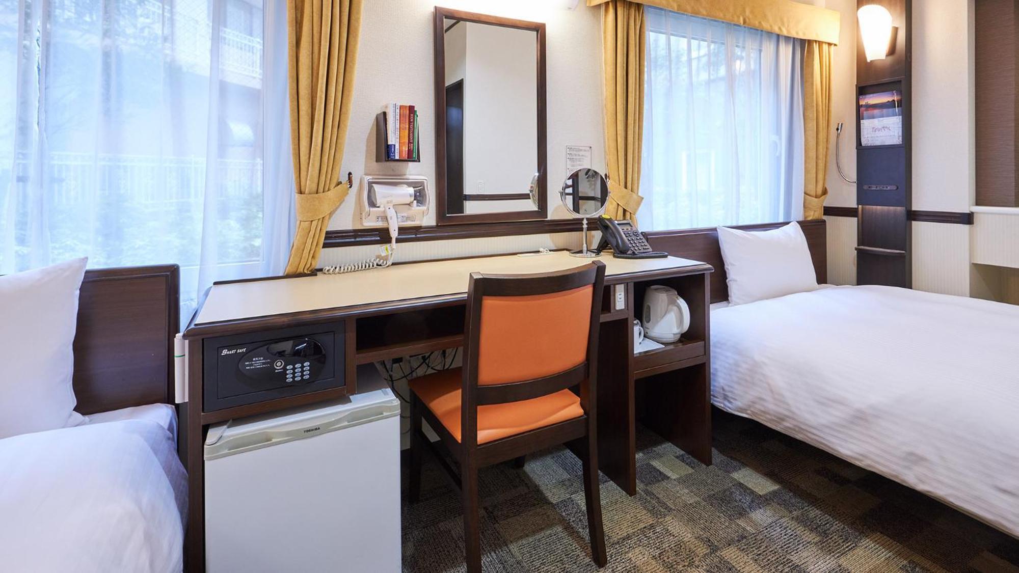 Toyoko Inn Tsu Eki Nishi Guchi Стая снимка